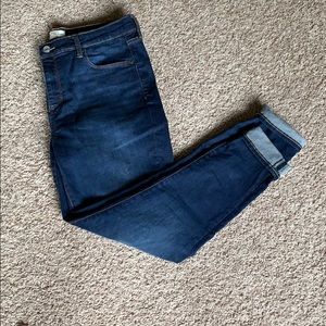 Gap 1969 True Skinny, 32R — dark wash jeans